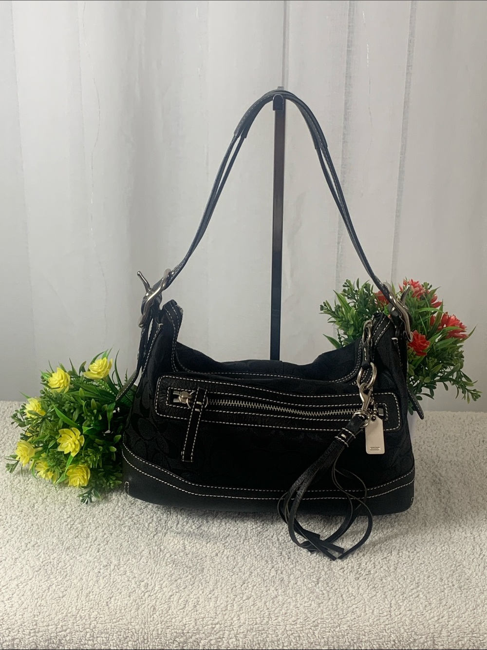 GUC Coach Black Small Shoulder Bag - Picture 3 of 9
